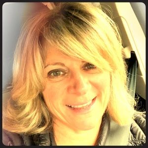 Meet your Posher, Jeannine